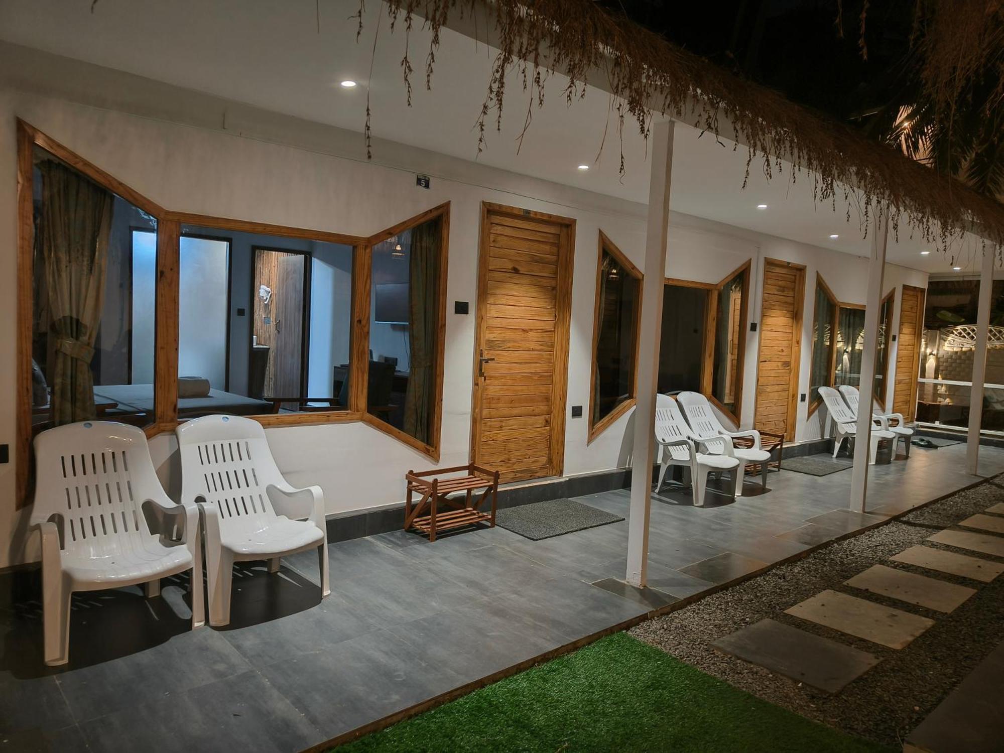Aqua Beach Stays Ashwem Mandrem Exterior foto